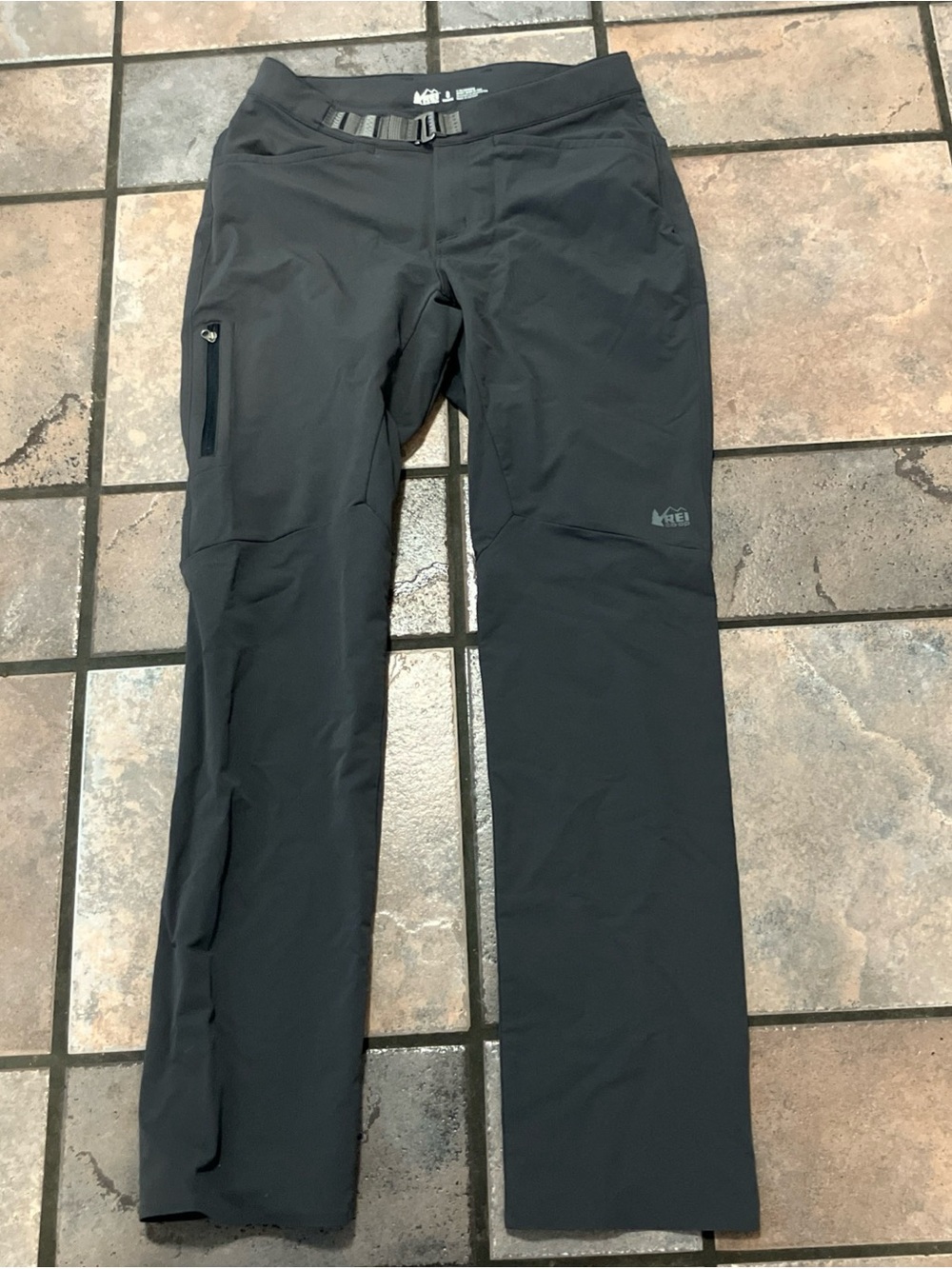 rei coop women’s activator size 8